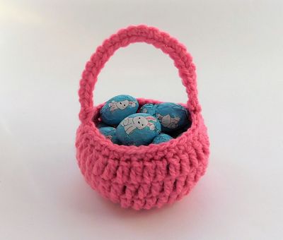 Free Crochet Sweet Little Easter Baskets Pattern