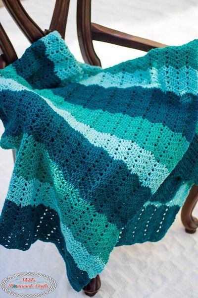 Free Crochet Easy Chevron Blanket Pattern