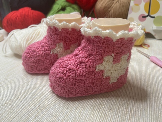 Pink C2C baby booties