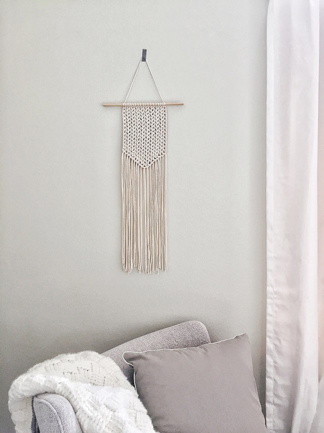 Simple Macrame Inspired Crochet Wall Hanging