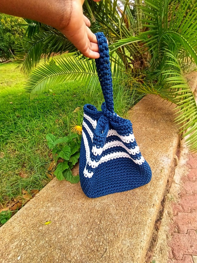 The blue knot handbag