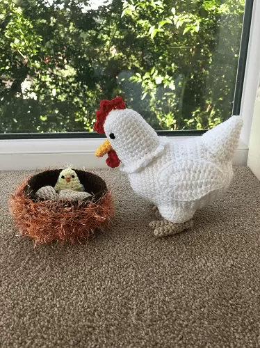 Laying Hen With Chick Crochet Pattern